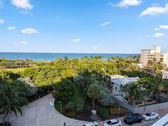 Building Photo - 7600 Collins Ave