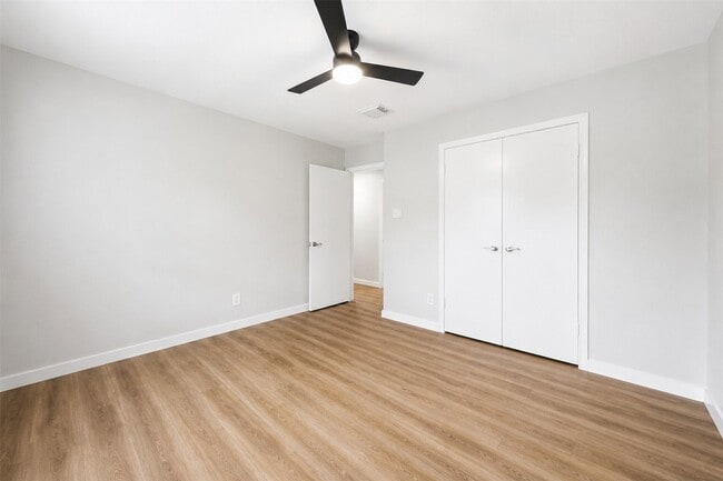 Building Photo - 15414 Ripplestream Dr