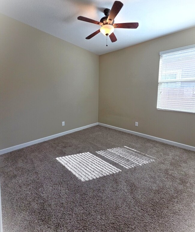 Building Photo - 3 bedroom home with den or office