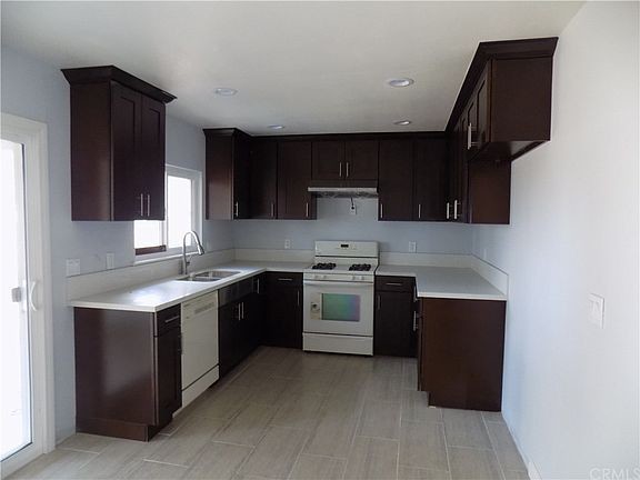 Building Photo - 14236 La Paz Dr