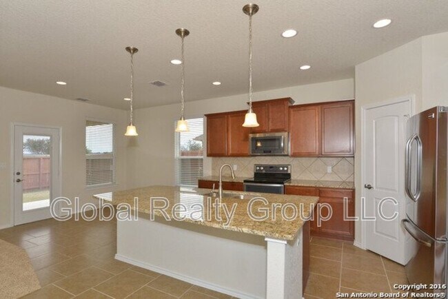 Building Photo - 3408 Woodlawn Farms