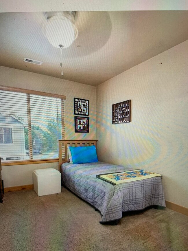 Building Photo - 648 Callisto Dr