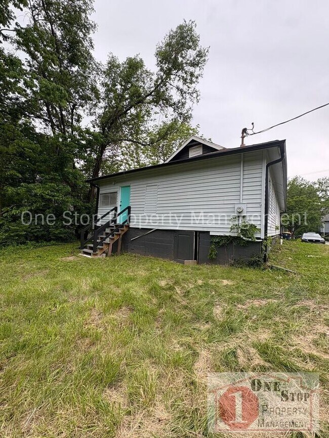 Building Photo - Beautiful 3 Bedroom 2 Bathroom in Kansas City!