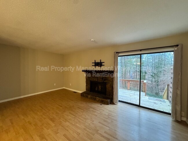 Building Photo - 5754 Pool Side Dr