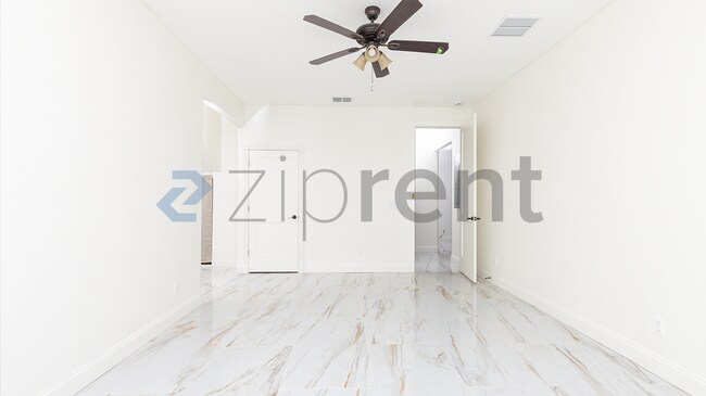 Building Photo - Unit