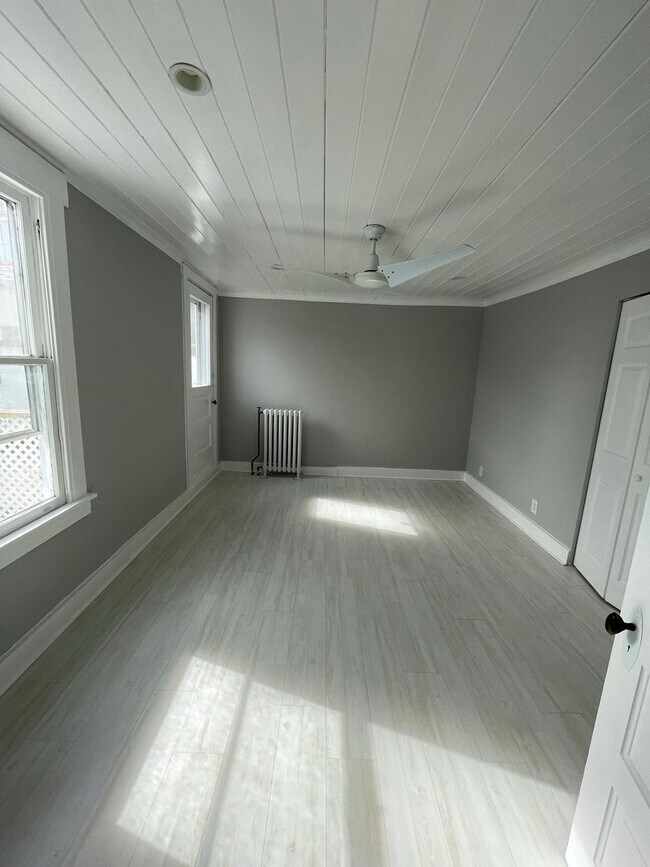 Building Photo - Small pets are welcome with an additional ...