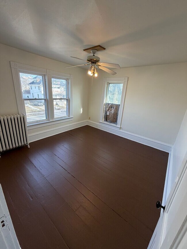 Building Photo - 829 Jackson St