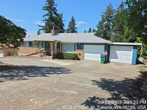 Building Photo - Tukwila/SeaTac daylight rambler - large home for rent - 4 bedrooms 2 bathrooms with 2 kitchens - ...