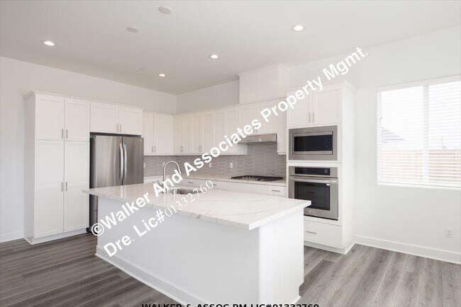 Building Photo - 5812 Lady Bells Dr