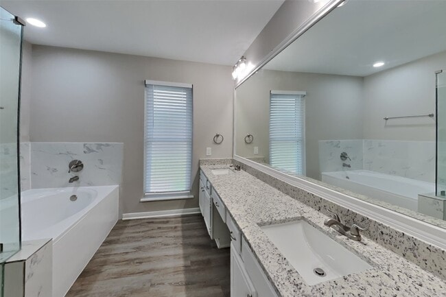 Building Photo - 18150 River Sage Dr