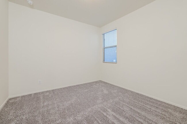 Building Photo - 12100 W Charismatic Dr