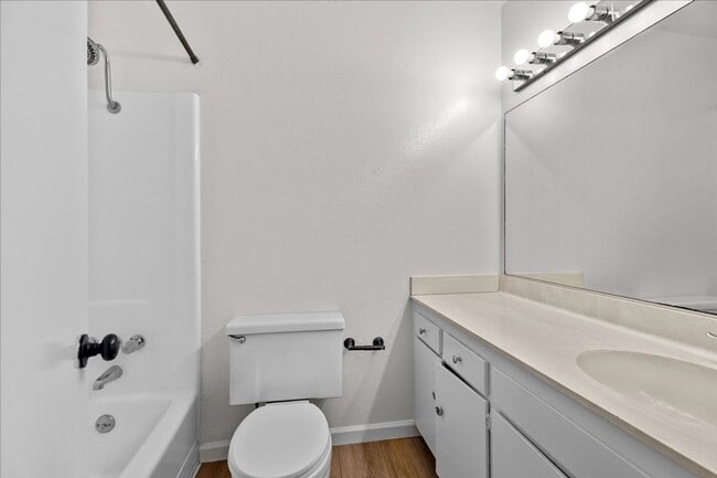 Building Photo - Upgraded 2-Bedroom Townhome with Private G...