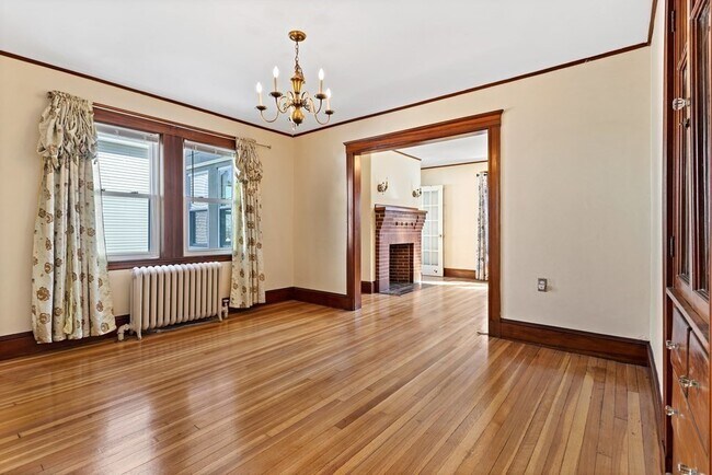 Building Photo - 64 Beaumont St