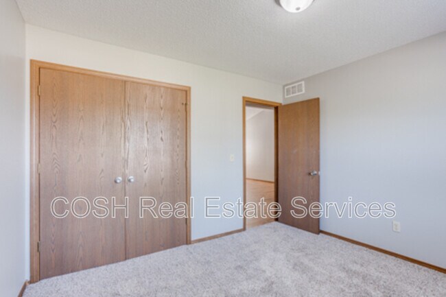 Building Photo - 1008 E Karla Ct