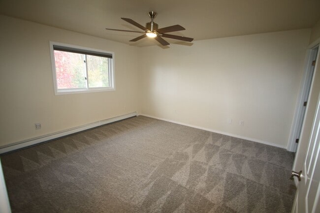 Building Photo - 5941 Keyann Cir