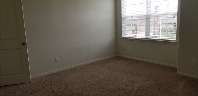Building Photo - 2906 Seacrest Ln