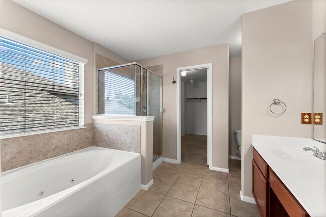 Building Photo - 8338 Loetsch Ridge Way