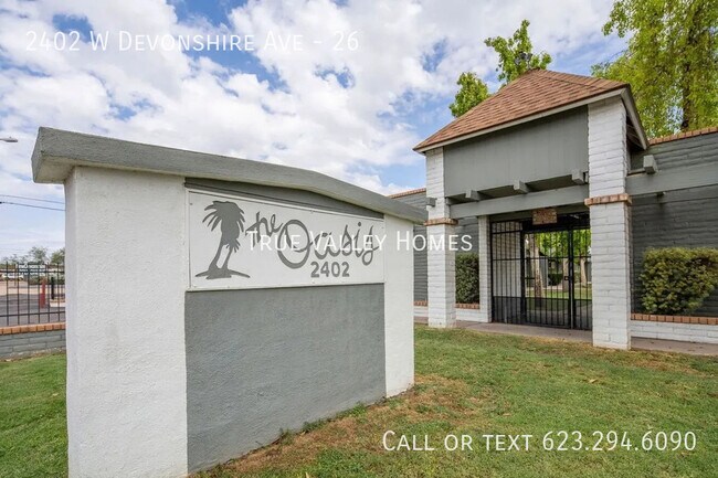 Building Photo - 2402 W Devonshire Ave