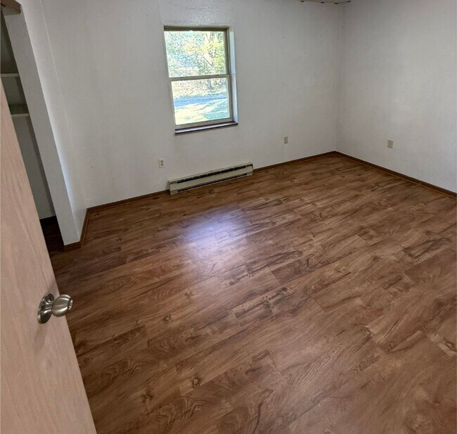 Building Photo - Jewell