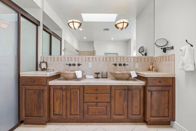 Building Photo - 3086 Solimar Beach Dr