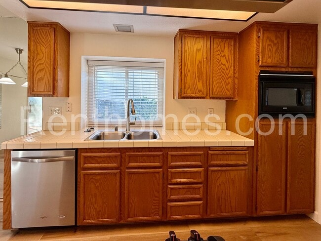 Building Photo - 10807 Woodstream Point