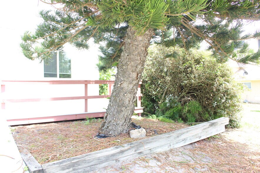 Building Photo - 1215 N Atlantic Ave