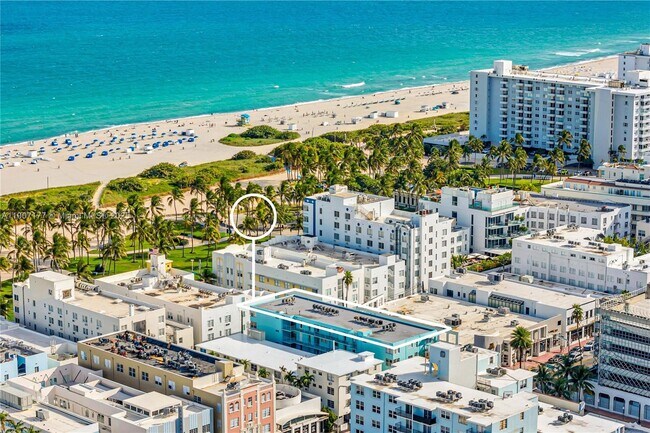 Building Photo - 701 Collins Ave