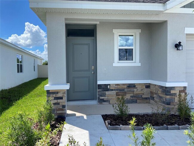 Building Photo - 32354 Weathered Oak Dr