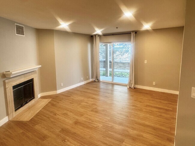 Building Photo - 5837 Oak Bend Ln
