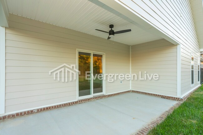 Building Photo - 238 Greenwood Dr