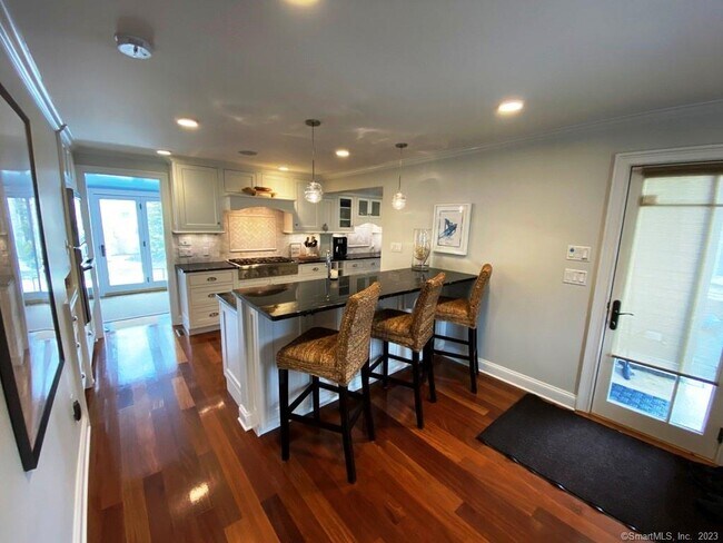 Building Photo - 27 Brightwater Rd