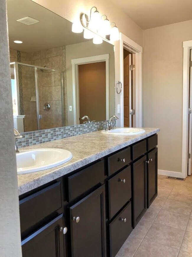 Building Photo - 6996 Tullamore Dr