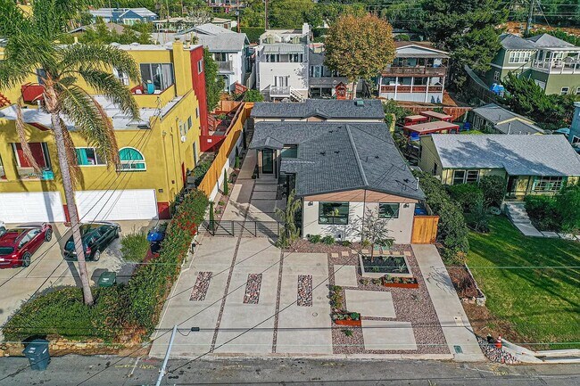 Building Photo - 264 Barbara Ave