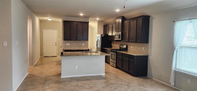 Building Photo - 23818 Giardini Dr