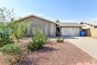 Building Photo - 3742 W Altadena Ave