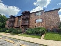 Building Photo - 745 S Hickory St