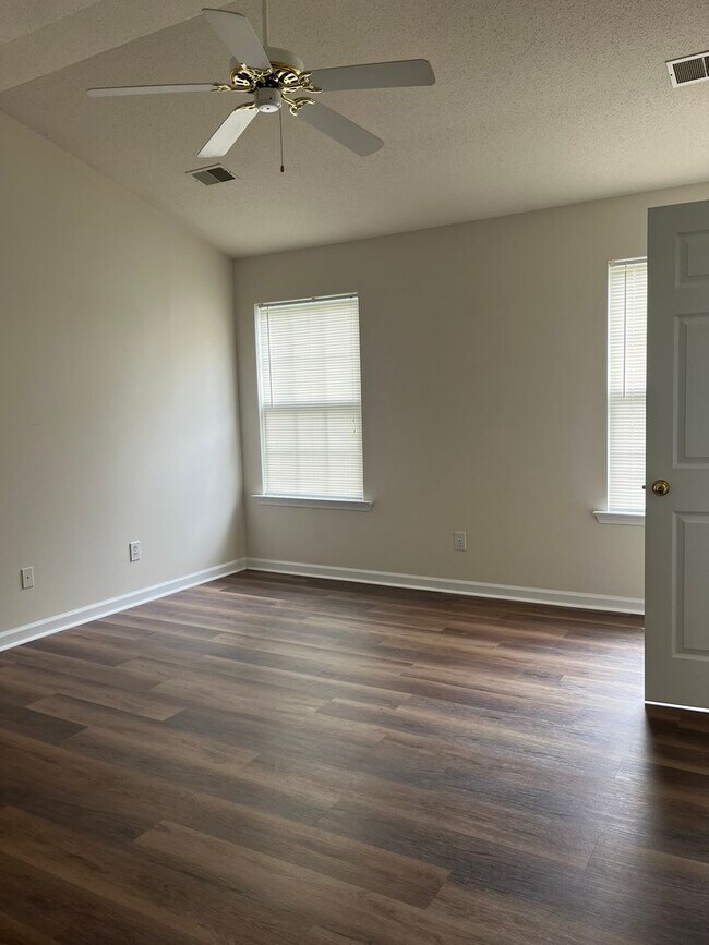 Building Photo - 108 Faskin Ln