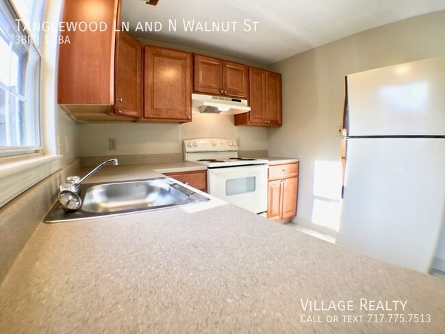 Building Photo - 410 Tanglewood Ln