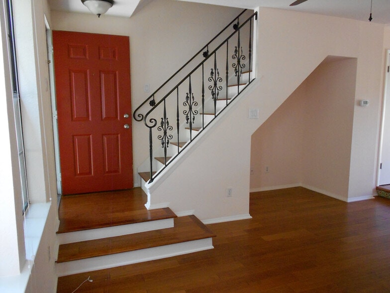 Building Photo - 1411 Gracy Farms Ln