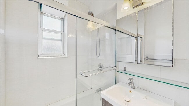 Building Photo - 10255 67th Dr