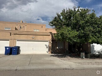 Building Photo - Two story townhouse with Space to enjoy life