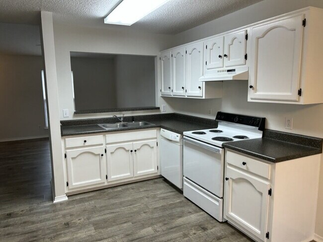 Building Photo - 2 Bed, 2 Bath Apartment for Rent Close to TTU