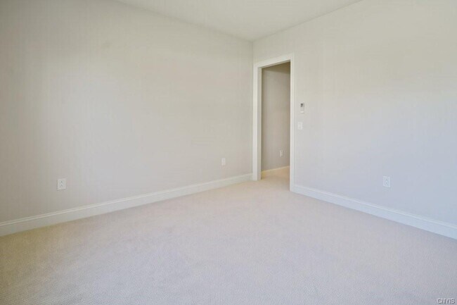 Building Photo - 129 Oakcrest Rd