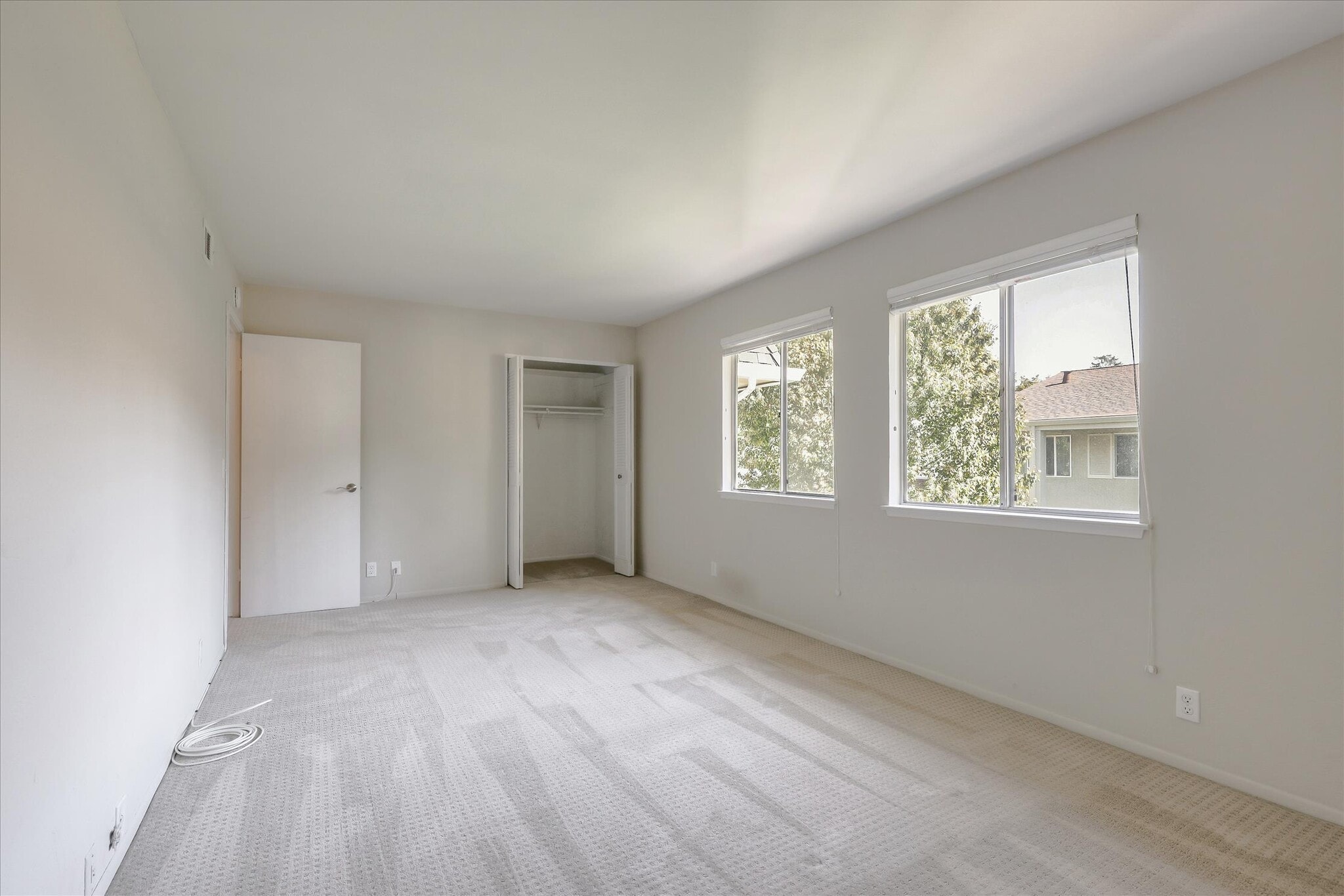 Building Photo - 66 Miramonte Dr