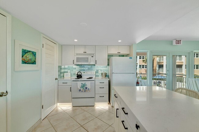 Building Photo - 1555 NE Ocean Blvd
