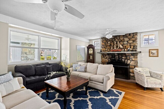 Building Photo - 23 Oceanside Dr