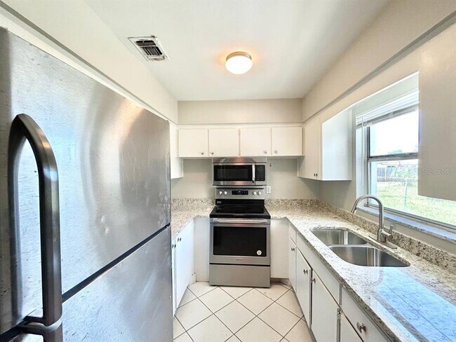 Building Photo - 673 59th St S