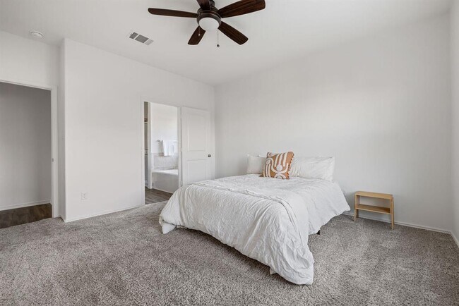 Building Photo - 1428 Chad Dr