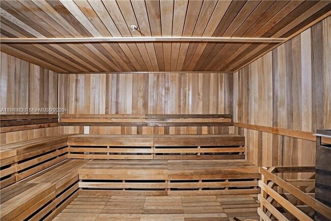 Building Photo - 1600 NE 1st Ave