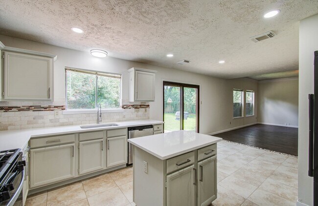 Building Photo - 3746 Havenmoor Pl